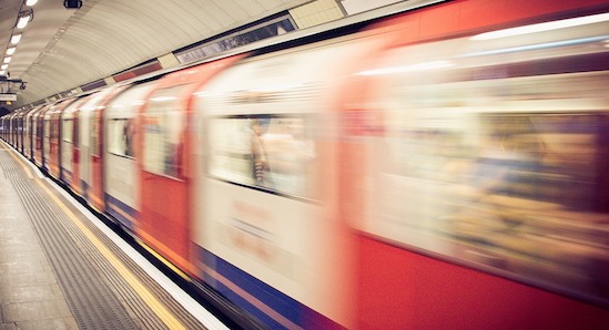 Paris :  dans le métro un homme a été gravement brûlé après avoir été aspergé d'un liquide encore non identifié. (Photo d'illustration : Pixabay) 