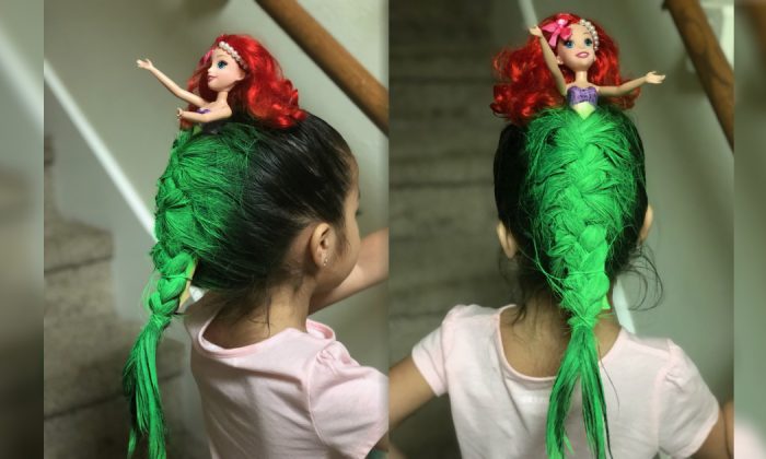 Atlantis Romero, prématernelle, montre sa coiffure lauréate du prix Crazy Hair Day au Texas, le 20 mars 2019. (Gracieuseté d'Ariel Romero/Twitter)