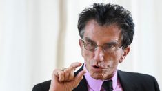 Jack Lang a reçu 200 000 euros de costumes d’un célèbre couturier « sans contrepartie » et « par pure amitié »