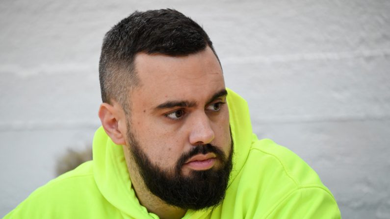 "Gilets jaunes" : le pavillon d'Éric Drouet situé en région parisienne a été complètement enduit de peinture jaune ainsi que sa voiture dont les pneus ont été crevés. ( (Photo : BERTRAND GUAY/AFP/Getty Images)