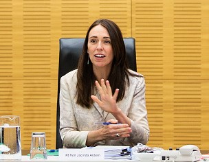 -La première ministre, Jacinda Ardern, s'adresse aux médias lors d'une réunion du Cabinet au Parlement, le 29 janvier 2019, à Wellington, en Nouvelle-Zélande. Photo de Hagen Hopkins / Getty Images.