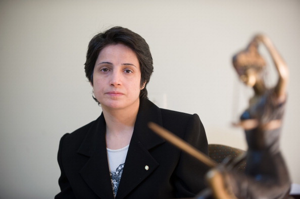 L'avocate iranienne Nasrin Sotoudeh est reçue à Téhéran le 1er novembre 2008. Sotoudeh a été condamné à 11 ans de prison pour avoir défendu des membres de l'opposition après la réélection contestée du président Mahmoud Ahmadinejad en 2009.   (Photo : Arash Ashourinia/AFP/Getty Images)