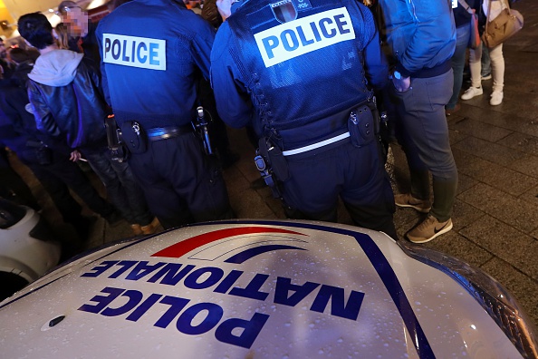 Un ancien détenu qui voulait se faire livrer un pistolet mitrailleur provenant des États-Unis par la Poste, a été arrêté par la police.    (Photo : VALERY HACHE/AFP/Getty Images)