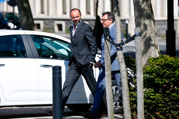 Le Premier ministre français Édouard Philippe, accompagné du maire du Havre Luc Lemonnier en 2017.  (Photo : CHARLY TRIBALLEAU/AFP/Getty Images)