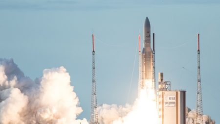 Une fusée Vega met sur orbite un satellite d’observation de la Terre pour l’Italie