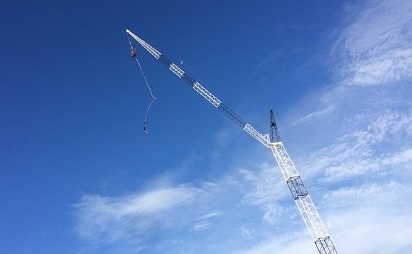 Un jeune couple d'une commune proche de Lille chutait lourdement au sol lors d'un saut à l'élastique du haut d'une grue située à 65 m de hauteur. (Photo d'illustration : Pixabay)