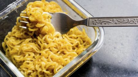 Si vous mangez des nouilles ramen, vous voudrez peut-être reconsidérer cette habitude