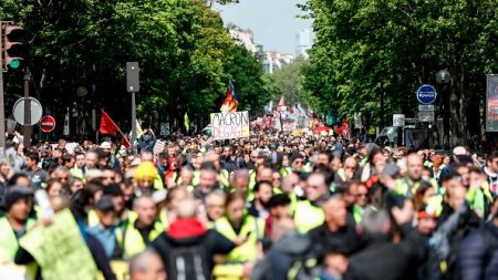 « Gilets jaunes »: mobilisation intacte avant le 1er-Mai