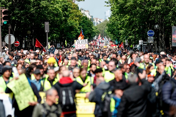 Une "motivation intacte" pour l'acte 24 alors que plusieurs dizaines de milliers de "Gilets jaunes" ont manifesté en ce 27 avril 2019. (ZAKARIA ABDELKAFI/AFP/Getty Images)