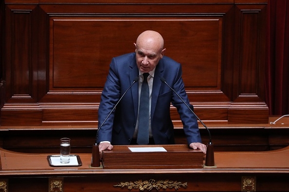 Le sénateur Claude Malhuret devant les parlementaires réunis à Versailles en Congrès le 9 juillet 2018. Crédit : LUDOVIC MARIN/AFP/Getty Images.