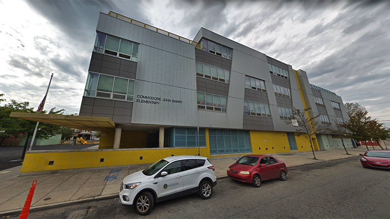 L'école élémentaire Commodore John Barry, que fréquente Amina Zahir. Sa mère Yamina a dit que sa fille subissait des brimades depuis le début de l'année scolaire. (Capture d'écran/Google Maps)