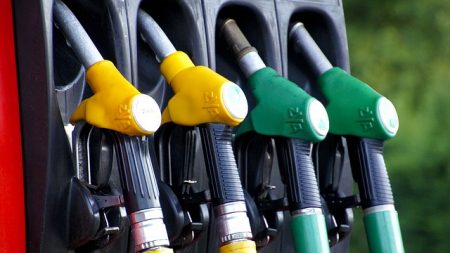 Charente-Maritime : une station-service vend par erreur le litre de gasoil à 1 euro