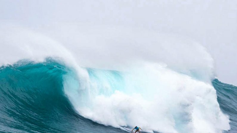 -La vice-championne du monde 2016 de grosses vagues Justine dupont, dit  "Je suis dans l'instant, comme en apesanteur... C'est beau, c'est une impression d'être hyper vivant et en même temps pas du tout vivant. Ce petit moment de Graal, ça c'est dingue. « Photo Facebook de Justine.