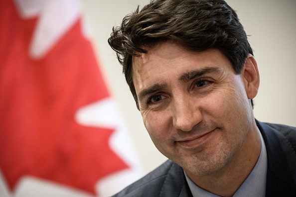 -Le Premier ministre canadien Justin Trudeau a déclaré le 12 novembre 2018 que son gouvernement était en pourparlers avec le Pakistan sur la possibilité d'offrir l'asile à Asia Bibi, une femme chrétienne récemment libérée de prison après que sa condamnation pour blasphème ait été annulée. "Nous sommes en discussion avec le gouvernement pakistanais", a déclaré Trudeau dans une interview accordée à l'AFP à Paris. Photo de Philippe LOPEZ / AFP / Getty Images. 