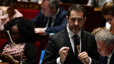 Christophe Castaner saisit la justice après la diffusion du clip « Douce France » de Konrad appelant à brûler la France