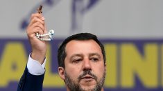 Des migrants débarqués à Lampedusa, Salvini furieux