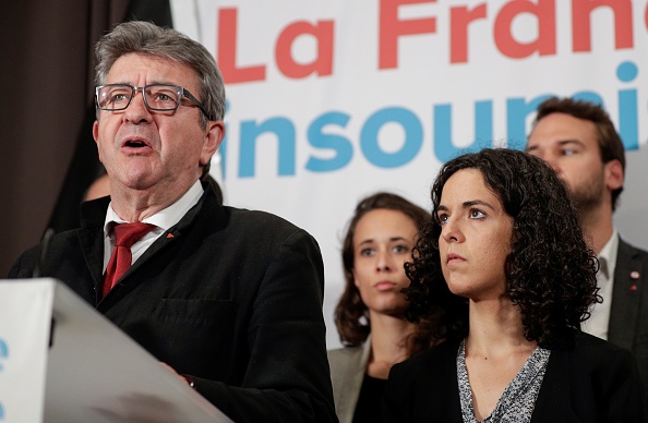 Les candidats de La France Insoumise (LFI) Manon Aubry (d) et Jean-Luc Mélenchon à l'annonce des résultats le 26 mai 2019 au bar Belushi à Paris. (GEOFFROY VAN DER HASSELT/AFP/Getty Images)