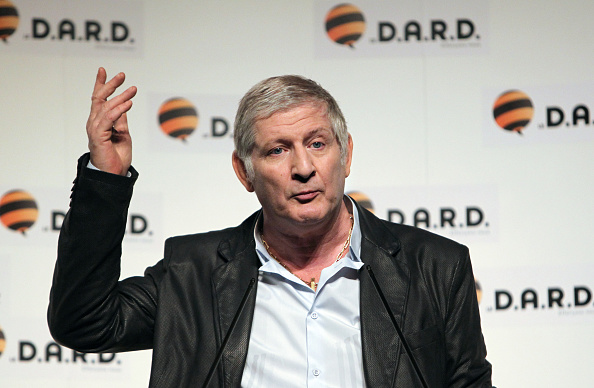 L'animateur de télévision et humoriste, Patrick Sébastien, le 24 mars 2010 au théâtre du Gymnase à Paris, lors du lancement du Dard (Droit Au Respect et à la Dignité).  (Photo : PIERRE VERDY/AFP/Getty Images)