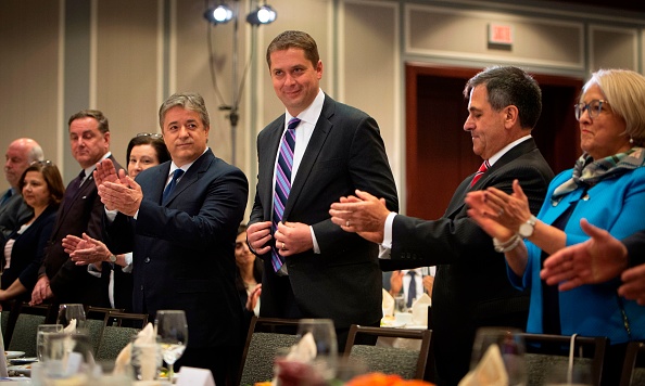 -Le chef du Parti conservateur Andrew Scheer a lancé une campagne visant à renverser le premier ministre libéral du Canada, Justin Trudeau, avec un discours de politique étrangère promettant une position plus dure vis-à-vis de la Chine. Photo de Sébastien St-Jean / AFP / Getty Images.