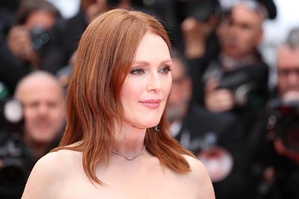 -L'actrice américaine Julianne Moore lors de la projection du film "The Dead Don't Die" lors de la 72ème édition du Festival de Cannes dans le sud de la France, le 14 mai 2019. Photo de Valery HACHE / AFP / Getty Images