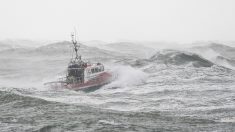 Manche: deux plaisanciers secourus en pleine tempête par la SNSM