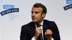 Emmanuel Macron rencontre chômeurs et équipes de Pôle Emploi dans les quartiers Nord de Marseille