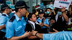 Hong Kong: des milliers de manifestants en soutien à la police