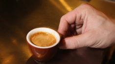 Deux expressos contre une maladie orpheline, c’est fort de café