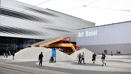 Une oeuvre inspirée de #MeToo déclenche la polémique à Art Basel