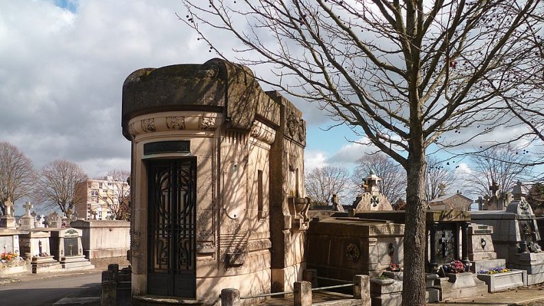 Cimetière de Terre-Cabade. (wikipédia)