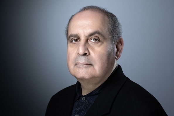 -Le metteur en scène franco-libanais et directeur du Festival d'art lyrique international d'Aix-En-Provence, Pierre Audi, lors d'une séance photo à Paris le 24 mai 2019. Photo de JOEL SAGET / AFP/ Getty Images.