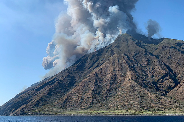 Éruption du volcan Stromboli le 3 juillet 2019 sur l'île de Stromboli, au nord de la Sicile. (Photo : MARIO CALABRESI/AFP/Getty Images)