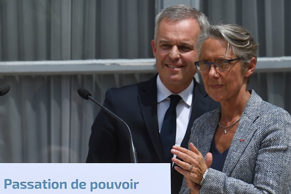 Passation de pouvoir de Francois de Rugy  à Elisabeth Borne.  (Photo  : ALAIN JOCARD/AFP/Getty Images)