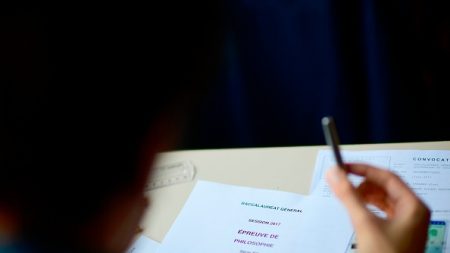 Grève des correcteurs du bac : environ 80 000 copies manquantes mercredi soir