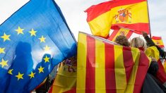 Plusieurs milliers de Catalans manifestent devant le Parlement européen