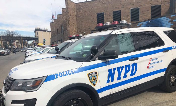 Photo d'archives d'une voiture de la Police de New-York. (Mimi Nguyen Ly/NTD News)