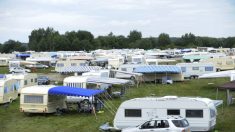 Haute-Garonne : les gens du voyage squattent son terrain, il les prend au piège avec un bloc de béton de 3 tonnes