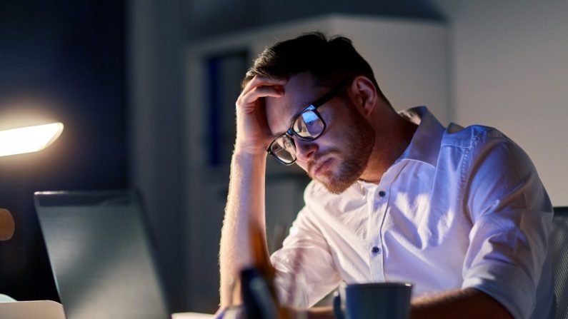 Il y a un seuil d'heures travaillées où la productivité diminue et les problèmes de santé augmentent. (Syda Productions/Shutterstock)