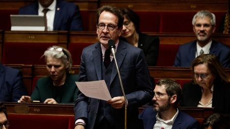 Gilles Le Gendre appelle les responsables des organisations agricoles à condamner les dégradations de permanences