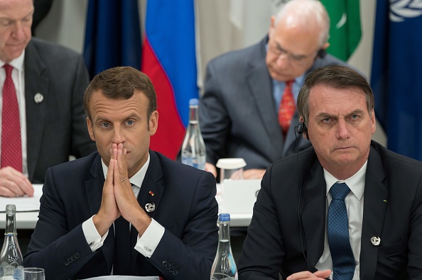 Le président Emmanuel Macron et son homologue brésilien Jair Bolsonaro. (Photo : JACQUES WITT/AFP/Getty Images)