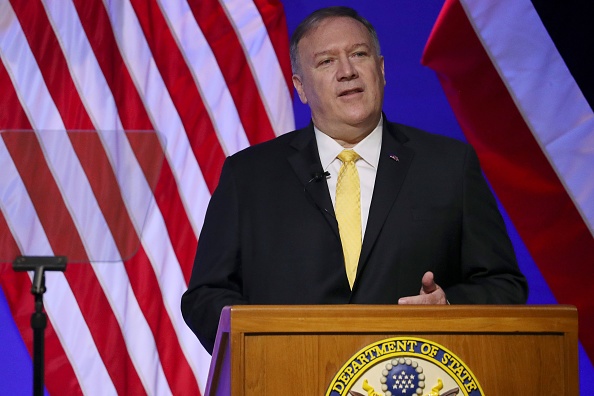 -Le secrétaire d'État américain Mike Pompeo prononce un discours devant la Siam Society à Bangkok le 2 août 2019. Photo de Romeo GACAD / AFP / Getty Images.