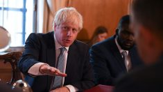 Le Labour veut évincer Boris Johnson pour contrecarrer un Brexit dur