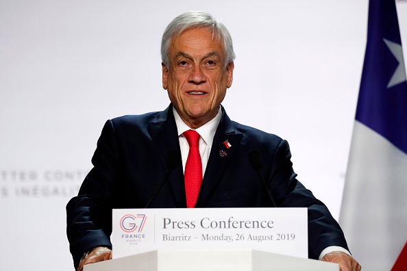 Le président chilien, Sebastian Pinera, prend la parole lors d'une conférence de presse, consacrée aux problèmes climatiques à Biarritz, le 26 août 2019, le troisième jour du sommet annuel du G7. (Photo : FRANCOIS MORI/AFP/Getty Images)