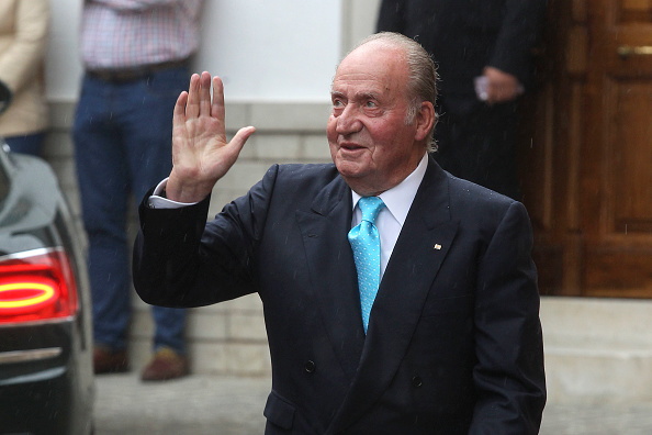 Le roi Juan Carlos assiste au mariage de Lady Charlotte Wellesley et Alejandro Santo Domingo à Illora le 28 mai 2016. (Photo : Daniel Perez/Getty Images)