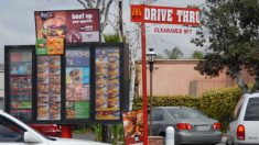 Un employé de McDonald’s refuse de servir deux ambulanciers, leur disant: «Ici, nous ne servons pas les gens en uniforme»