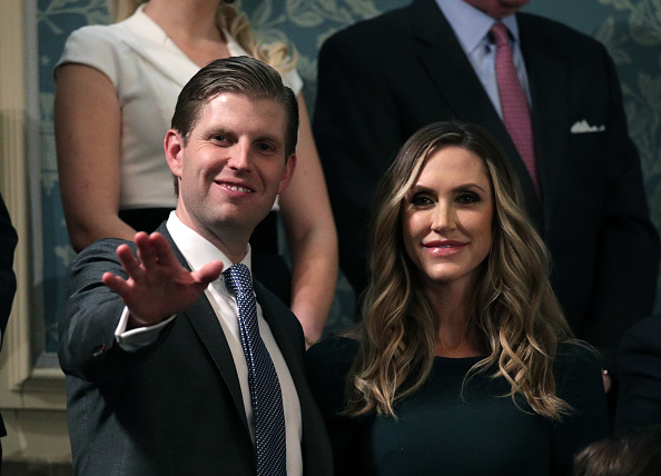 -Éric Trump et Lara Trump assistent au discours sur l'état de l'Union prononcé devant la Chambre des représentants américaine, DC. Lara Trump vient de donner naissance à une petite fille Carolina Dorothy Trump. Photo par Alex Wong / Getty Images.