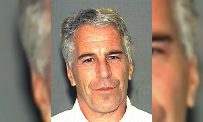 Jeffrey Epstein aurait été retrouvé mort dans sa cellule de prison