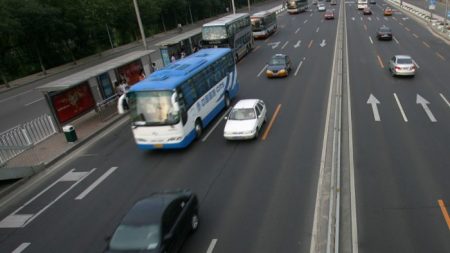 Un garçon de 14 ans a été pris en flagrant délit de conduite d’un autobus, avec 5 passagers à son bord