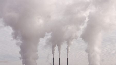 Émission de CO2: Internet est bien plus polluant que le transport aérien et croît de 9% par an