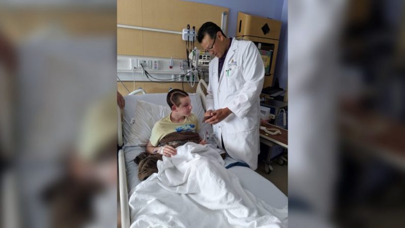 Caleb Bennett, 14 ans, du comté de Manatee, en Floride. (Avec la permissionde Kelli Bennett/Johns Hopkins All Children's Hospital.)